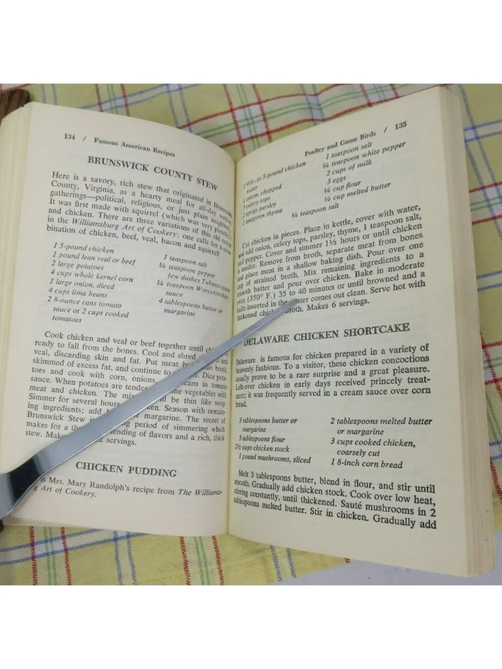 Famous American Recipes Cookbook John & Marie Roberson 1965 Collier PB 1st Ed